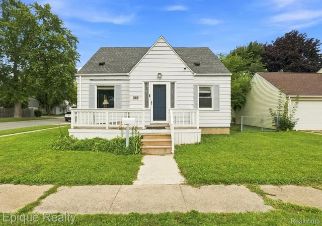 Photo 1 of Single family home for sale at 304 16th Street, Port Huron, MI 48060 | MLS# 20261062255 | Listing updated on 2026-08-26