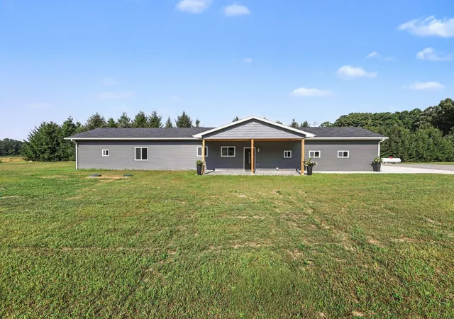 Single family home for sale at 9854 Springport Rd, Parma, MI 49269 | MLS# 55026041208