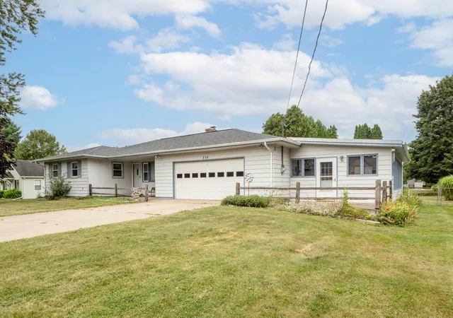 1st image of 350 Frakes St, Vicksburg, MI 49097 | MLS# 66026041207