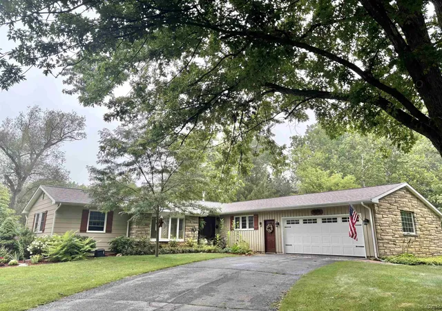 Photo 1 of Single family home for sale at 1719 Southgate Ct, Adrian, MI 49221 | MLS# 56050217737 | Listing updated on 2026-09-02