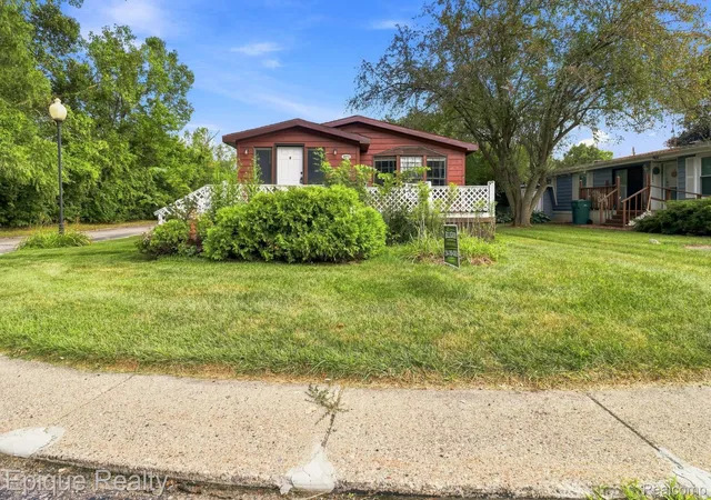 Photo 2 of Single family home for sale at 5972 Vernon St, Van Buren Township, MI 48111 | MLS# 20261062265 | Listing updated on 2026-08-21