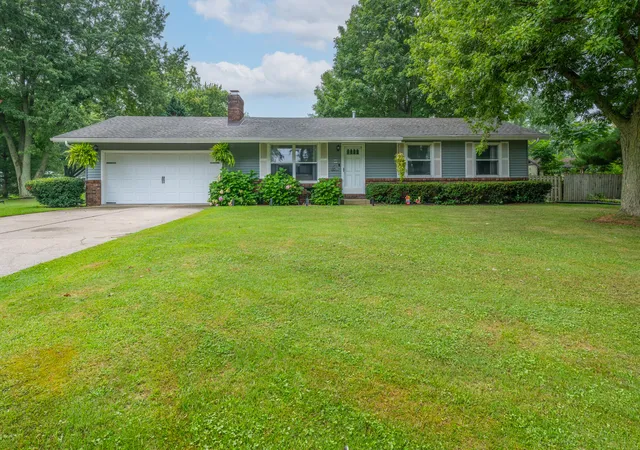 Photo 1 of Sale Pending at 536 Dell St, Saint Joseph, MI 49085 | MLS# 69026041226 | Listing updated on 2026-09-25