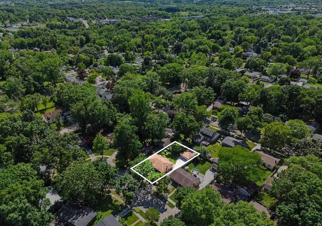 34th image of 629 Duane Ct, Ann Arbor, MI 48103 | MLS# 81026041229