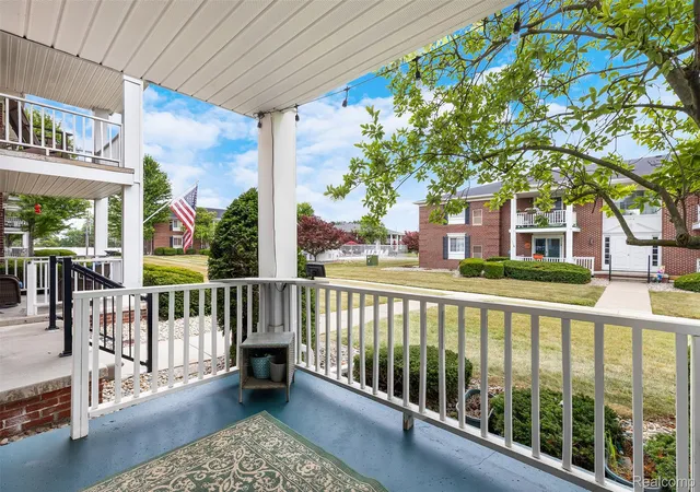 Listing Photo 3 - Condo for sale in building located at 1749 Monticello St, Trenton, MI 48183 - Unit #E3