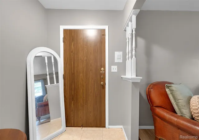 Listing Photo 4 - Condo for sale in building located at 1749 Monticello St, Trenton, MI 48183 - Unit #E3