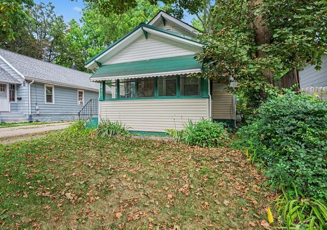 Photo 2 of Single family home for sale at 414 Trimble Ave, Kalamazoo, MI 49048 | MLS# 66026041248 | Listing updated on 2026-09-08
