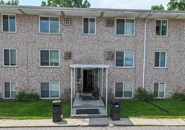 1st image of 828 North Apt #10 St, Mount Morris, MI 48458 | MLS# 5050217758