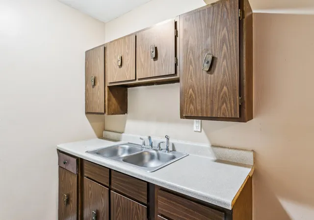 2nd image of 828 North Apt #10 St, Mount Morris, MI 48458 | MLS# 5050217758