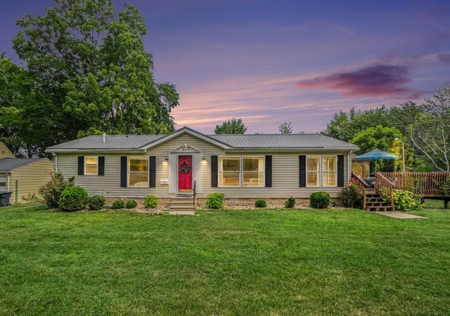 1st image of 533 Humphrey St, South Haven, MI 49090 | MLS# 69026041254