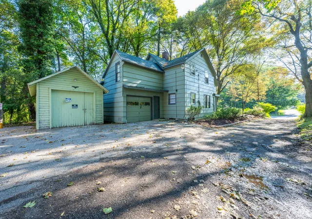 Photo 3 of Multi family home for sale at 1298 Colfax Ave, Benton Harbor, MI 49022 | MLS# 69026041256 | Listing updated on 2026-08-28