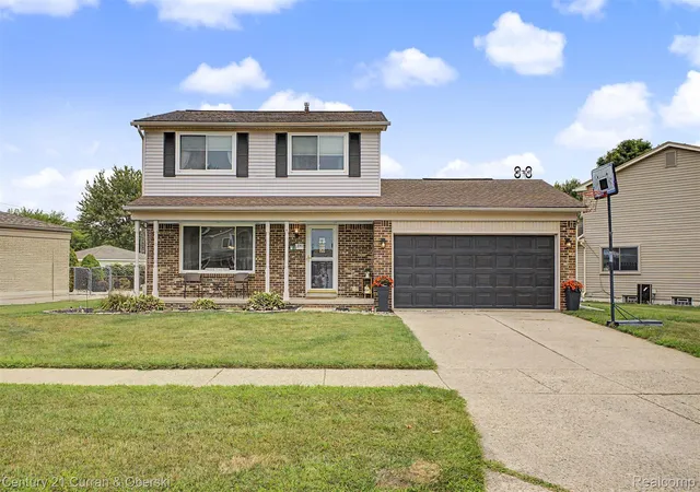 Photo 1 of Sale Pending at 390 Robyn Dr, Canton, MI 48187 | MLS# 20261062301 | Listing updated on 2026-08-29