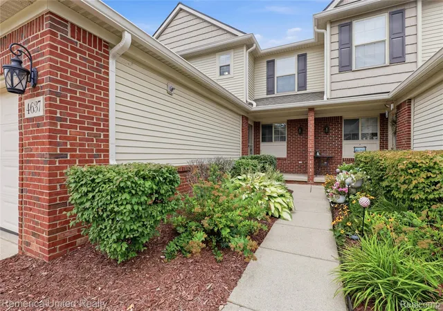 Listing Photo 5 - Condo for sale in building located at 4637 Summer Ridge Dr, Howell, MI 48843