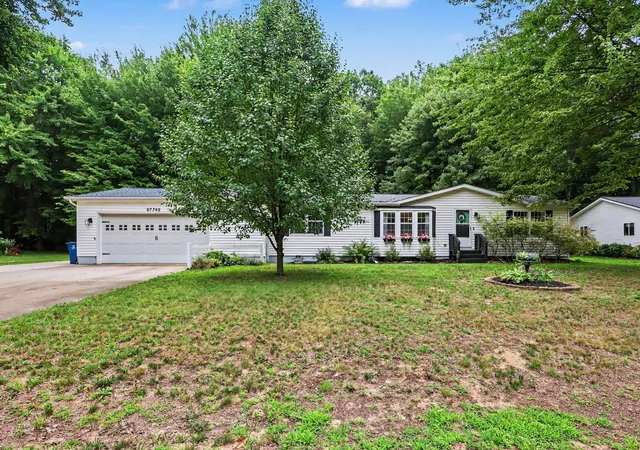 28th image of 67749 Ridgewood Dr S, South Haven, MI 49090 | MLS# 69026041265