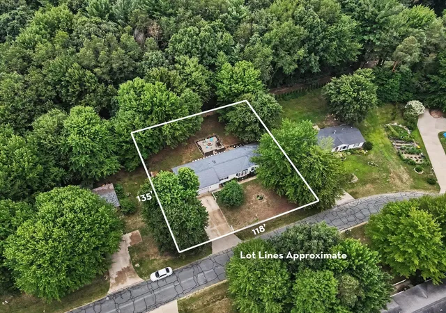 Photo 3 of Single family home for sale at 67749 Ridgewood Dr S, South Haven, MI 49090 | MLS# 69026041265 | Listing updated on 2026-09-02