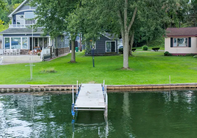 Photo 3 of Single family home for sale at 33418 Inn D Inn Dr, Dowagiac, MI 49047 | MLS# 69026041263 | Listing updated on 2026-08-31