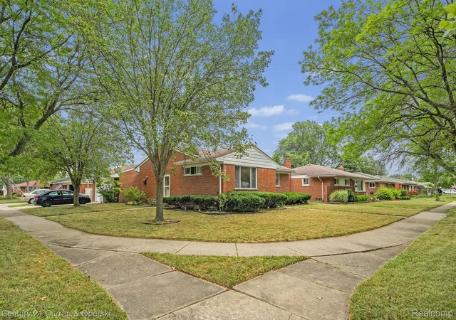 Photo 2 of Single family home for sale at 27227 W Pleasant Ridge St, Dearborn Heights, MI 48127 | MLS# 20261062309 | Listing updated on 2026-08-19