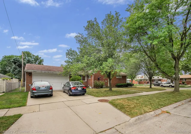 Photo 3 of Single family home for sale at 27227 W Pleasant Ridge St, Dearborn Heights, MI 48127 | MLS# 20261062309 | Listing updated on 2026-08-19