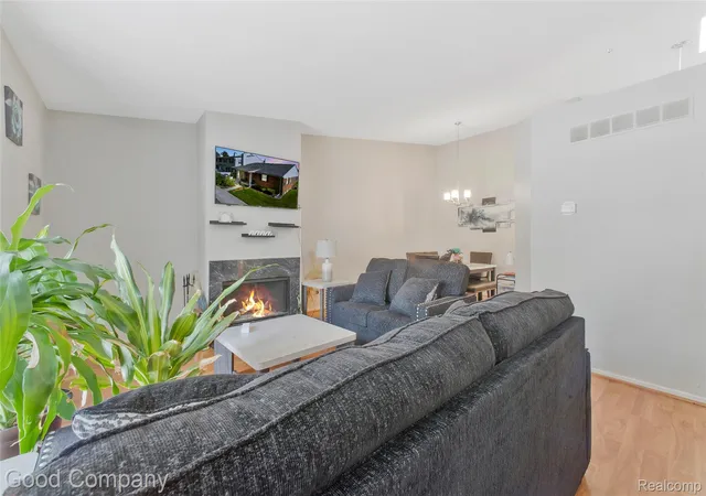 3rd image of 1801 Vine Way Dr #4, Canton, MI 48188 | MLS# 20261062310