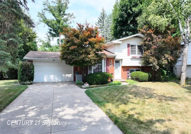 Photo 1 of Sale Pending at 4350 Captains Ln, Flint, MI 48507 | MLS# 5050217768 | Listing updated on 2026-09-08