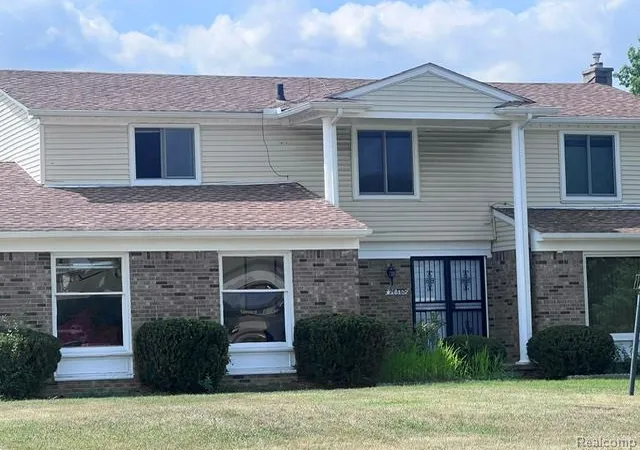 Photo 2 of Single family home for sale at 28665 Hallcroft Ct, Southfield, MI 48034 | MLS# 20261062319 | Listing updated on 2026-08-15