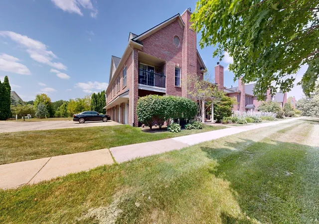 2nd image of 5615 Hampshire Ln, Ypsilanti, MI 48197 | MLS# 81026041277