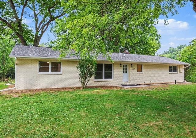 Photo 1 of Sale Pending at 6627 S Jackson Rd, Jackson, MI 49201 | MLS# 55026041282 | Listing updated on 2026-10-07