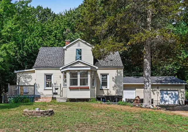 2nd image of 14525 Lakeshore Ave, Grand Haven, MI 49417 | MLS# 71026041284
