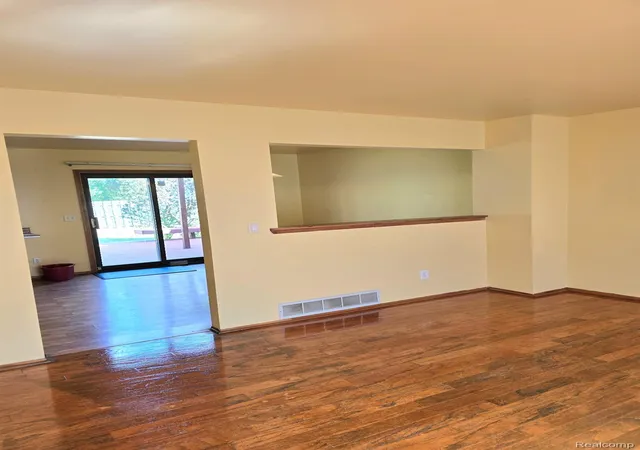Photo 3 of Single family home for sale at 8702 Hazelton St, Dearborn Heights, MI 48127 | MLS# 20261062335 | Listing updated on 2026-09-19