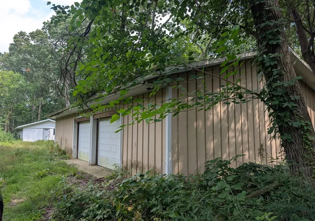 Photo 2 of Single family home for sale at 1408 Cherry Ln, Niles, MI 49120 | MLS# 69026041296 | Listing updated on 2026-09-15