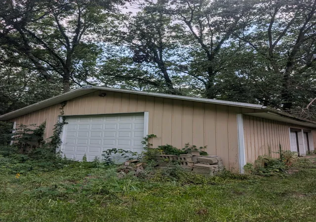 Photo 3 of Single family home for sale at 1408 Cherry Ln, Niles, MI 49120 | MLS# 69026041296 | Listing updated on 2026-09-15