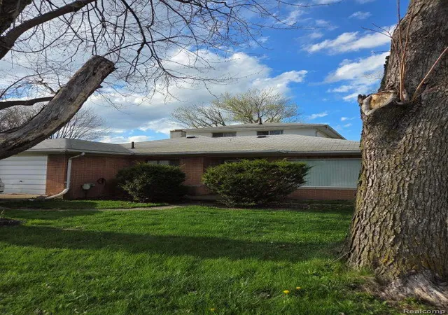 Photo 1 of Sale Pending at 13221 Frazho Rd, Warren, MI 48089 | MLS# 20261062341 | Listing updated on 2026-09-30