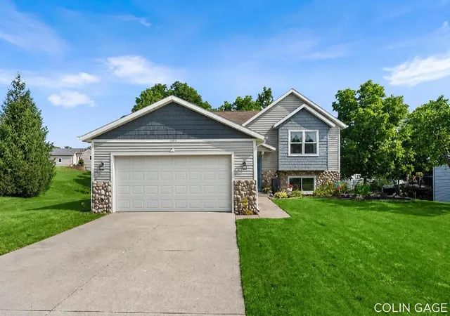 1st image of 2903 Fox Hill Dr, Jenison, MI 49428 | MLS# 65026041303