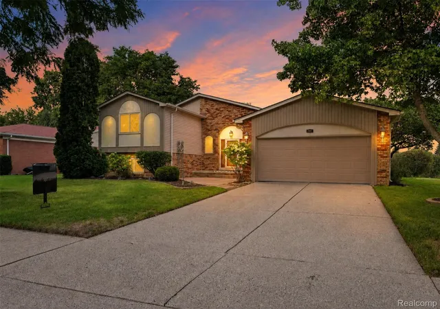 Photo 2 of Single family home for sale at 5114 Fedora Dr, Troy, MI 48085 | MLS# 20261062349 | Listing updated on 2026-09-13