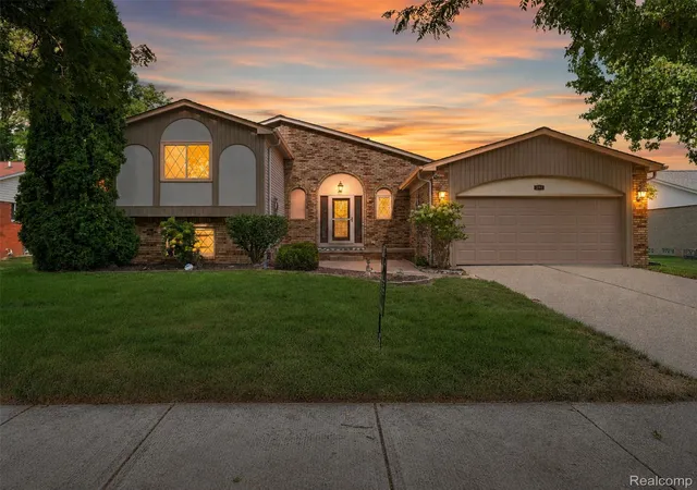 Photo 3 of Single family home for sale at 5114 Fedora Dr, Troy, MI 48085 | MLS# 20261062349 | Listing updated on 2026-09-13