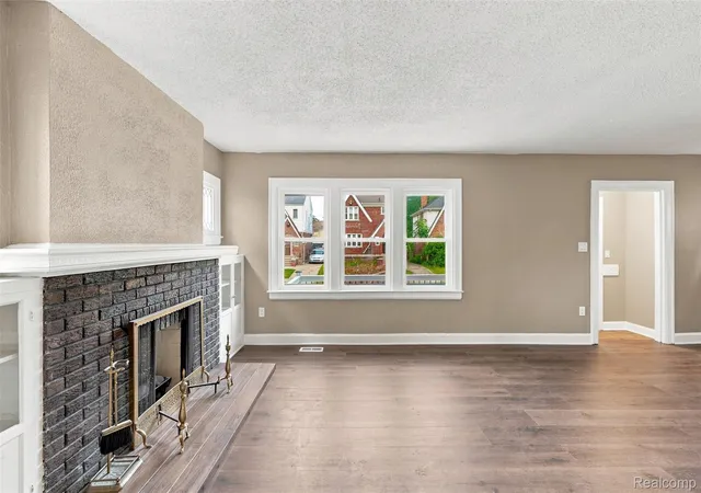 Photo 4 of Single family home for sale at 15819 Wisconsin St, Detroit, MI 48238 | MLS# 20261062350 | Listing updated on 2026-09-21