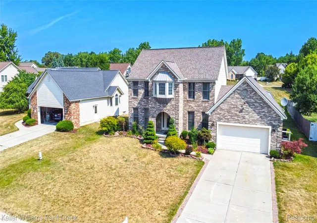 Photo 4 of Single family home for sale at 5555 Chatham Ln, Grand Blanc, MI 48439 | MLS# 20261062356 | Listing updated on 2026-09-16