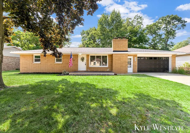 Photo 1 of Single family home for sale at 3555 Chippewa Dr, Norton Shores, MI 49441 | MLS# 65026041317 | Listing updated on 2026-08-21