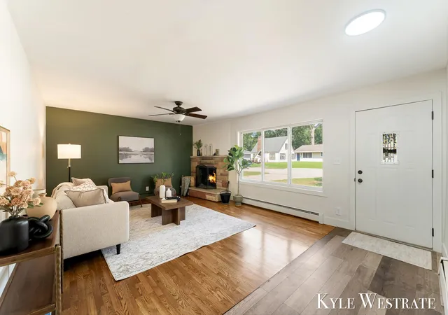 Photo 4 of Single family home for sale at 3555 Chippewa Dr, Norton Shores, MI 49441 | MLS# 65026041317 | Listing updated on 2026-08-21
