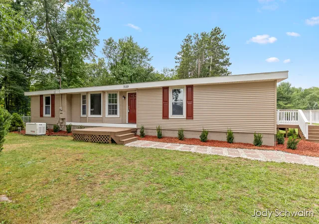1st image of 7129 Eldred Ave Ne, Rockford, MI 49341 | MLS# 65026041318