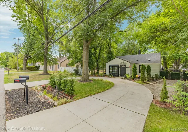 Photo 47 of Single family home for sale at 21485 Indian St, Southfield, MI 48033 | MLS# 20261062361 | Listing updated on 2026-08-19