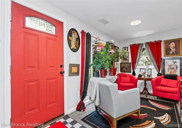 Photo 4 of Single family home for sale at 21485 Indian St, Southfield, MI 48033 | MLS# 20261062361 | Listing updated on 2026-08-19