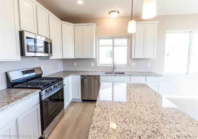 Photo 5 of Single family home for sale at 24 Woodland Meadows, Chesterfield Township Macomb, MI 48047 | MLS# 20261062364 | Listing updated on 2026-08-11