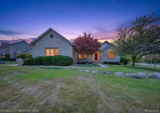 Photo 1 of Sale Pending at 5520 Green Bank Dr, Grand Blanc, MI 48439 | MLS# 20261062368 | Listing updated on 2026-08-14