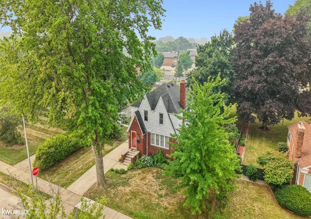 Photo 2 of Single family home for sale at 22134 Colony St, Saint Clair Shores, MI 48080 | MLS# 58050217797 | Listing updated on 2026-08-07