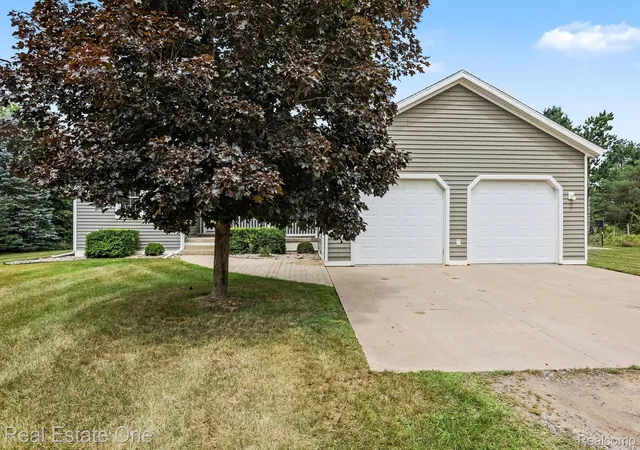 Photo 3 of Single family home for sale at 3690 Densmore Rd, Caro, MI 48723 | MLS# 20261062379 | Listing updated on 2026-09-16