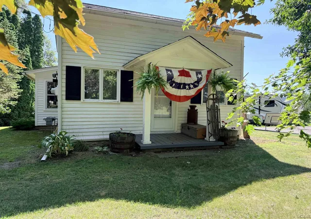 Photo 3 of Single family home for sale at 3701 Rogers Hwy, Britton, MI 49229 | MLS# 56050217800 | Listing updated on 2026-08-25