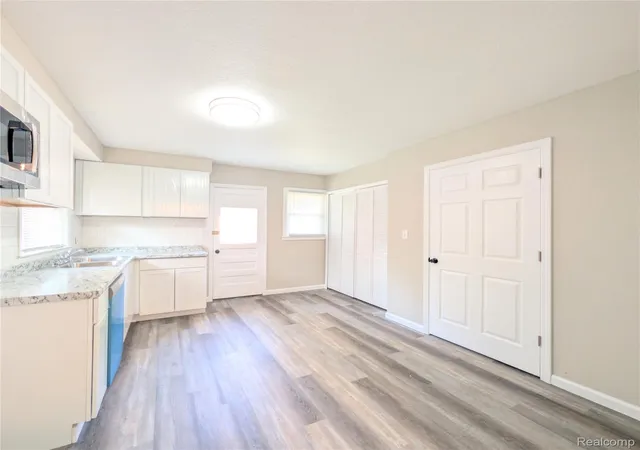 5th image of 3010 Cheyenne Ave, Flint, MI 48507 | MLS# 20261062390