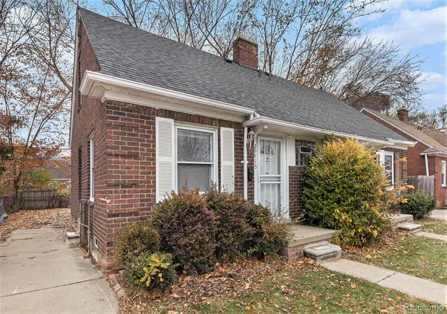 Listing Photo 2 - Condo for sale in building located at 20415-20419 Moross Rd, Detroit, MI 48224