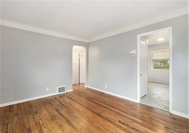Listing Photo 5 - Condo for sale in building located at 20415-20419 Moross Rd, Detroit, MI 48224