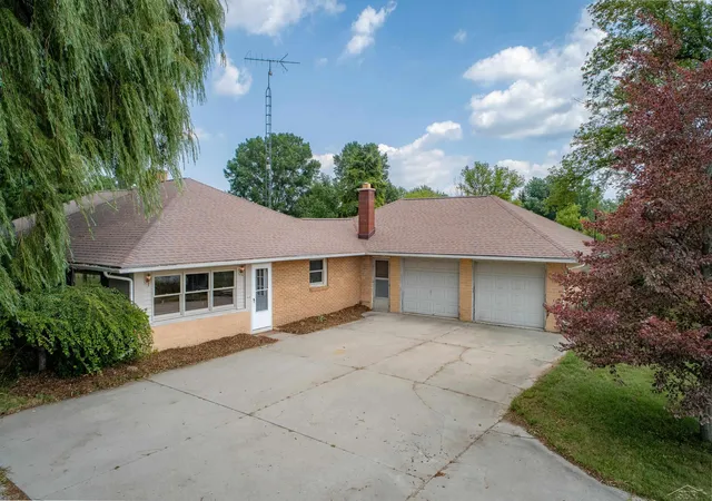 1st image of 1440 N Iva Rd, Hemlock, MI 48626 | MLS# 61050217807